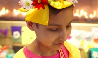 Cancer Patients Named Daisy Showed with Daisies on 11th Birthday