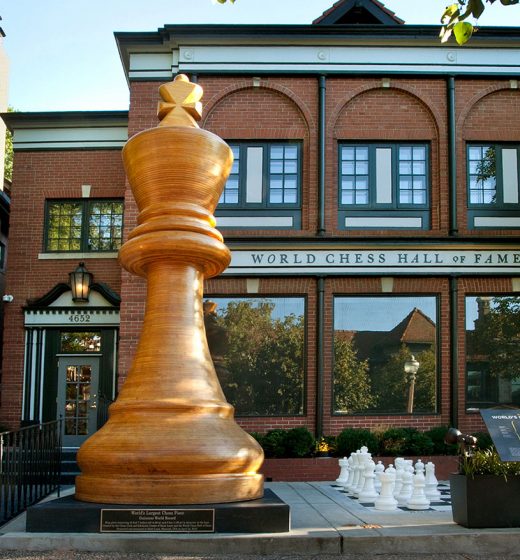 St. Louis Chess Club Builds World’s Largest Chess Piece