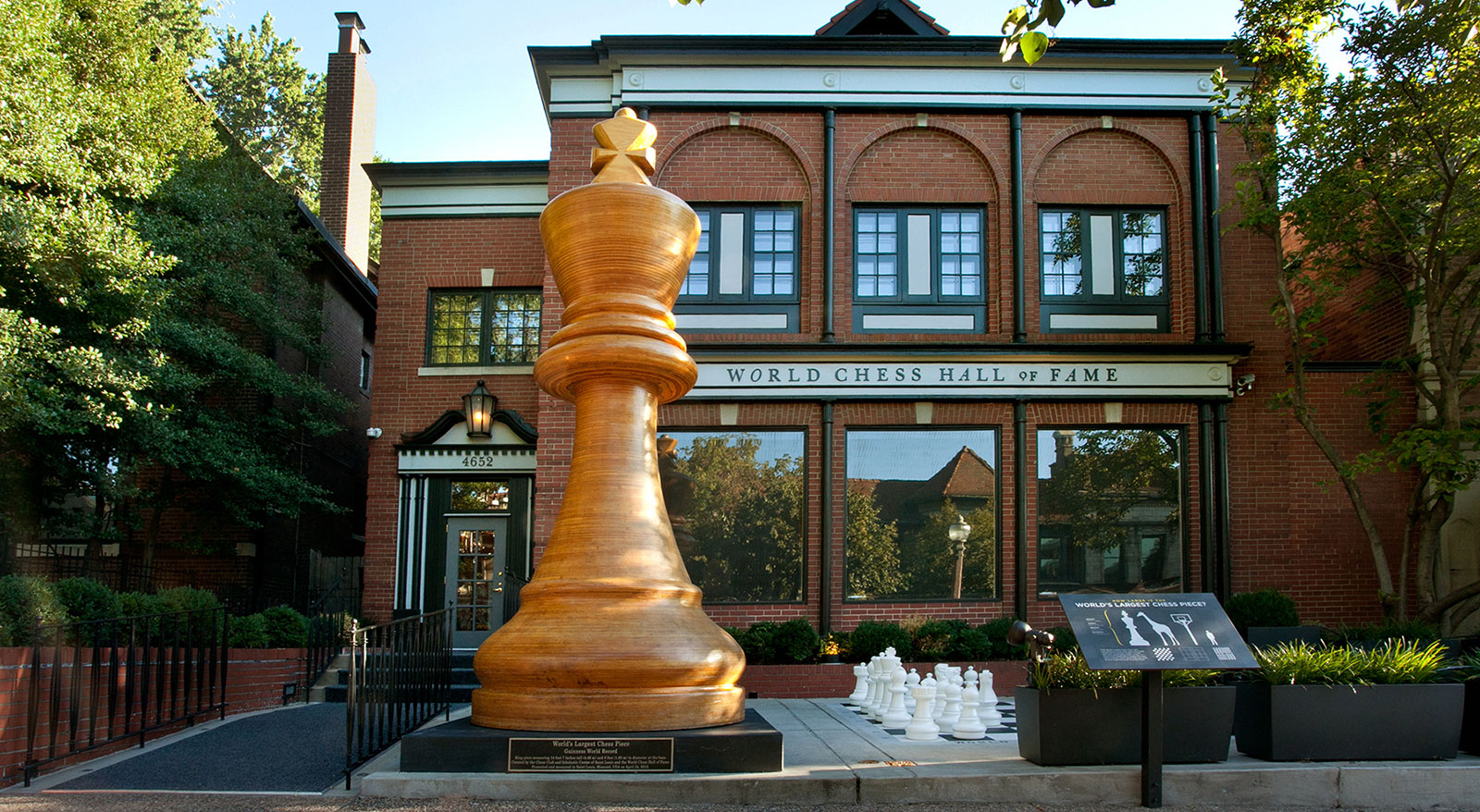 St. Louis Chess Club Builds World’s Largest Chess Piece