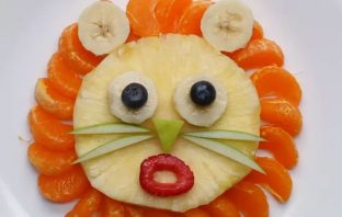 Easy DIY Fruit Animals That Your Kids Will Devour
