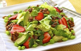 3 Summer Salads That Will Satisy Avocado Lovers