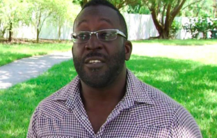 Uber Drivers Saves Man from Jumping Off Bridge