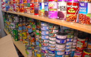 Teacher Fills Wedding Registry with Items for Homeless Students