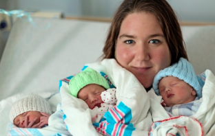 Three Sisters Help Single Mom Raising Triplets