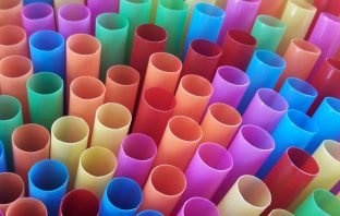 California Law Bans Plastic Straws in Restaurants