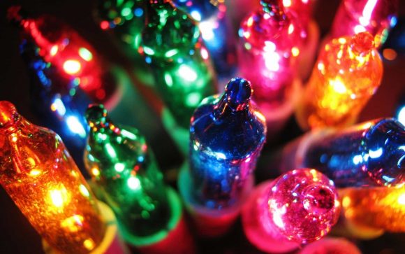 Holiday Decor: White Lights or Multi-Colored Lights?