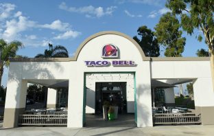 Taco Bell Hotel & Resort To Open in Palm Springs In Summer 2019
