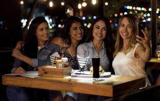 Going Out With Your Girlfriends Will Keep You Healthy