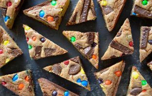 Halloween Candy Blondie Recipe