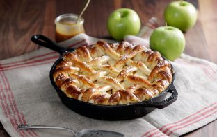 Homemade Caramel Apple Pretzel Pie