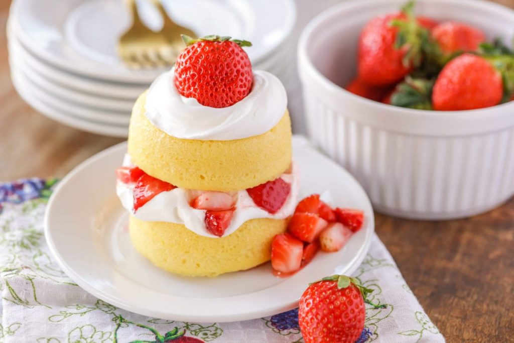 homemade-mini-strawberry-shortcakes-recipe