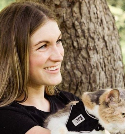 Woman Starts An NGO To Help Senior And Terminal Animal Lovers