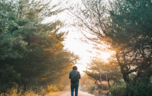 Science Says To Go For A 2-Minute Walk After Having Your Meals
