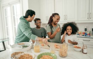 Four Healthy Eating Habits To Adopt Today